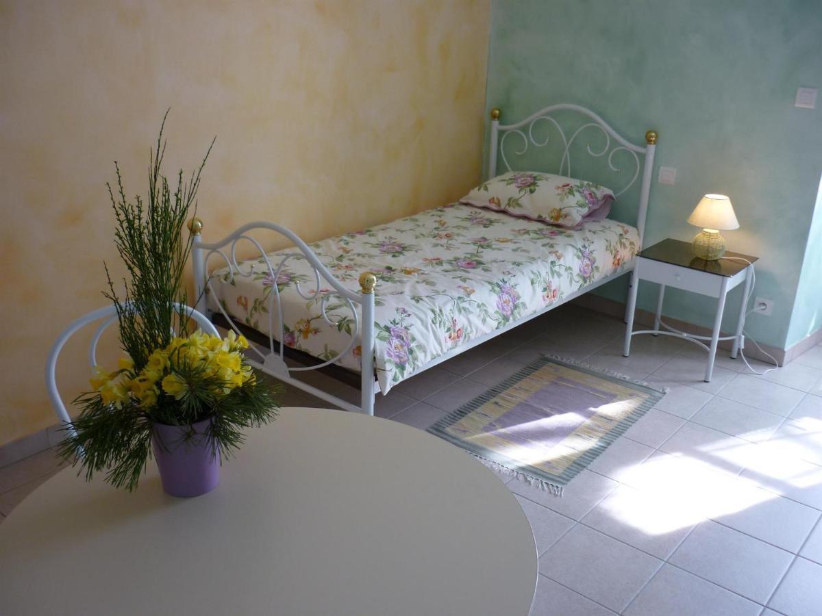 Ferme Du Pigeonnier Bed & Breakfast Montceau-et-Echarnant Exterior foto