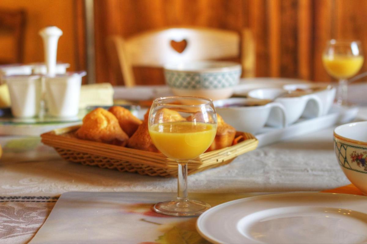 Ferme Du Pigeonnier Bed & Breakfast Montceau-et-Echarnant Exterior foto