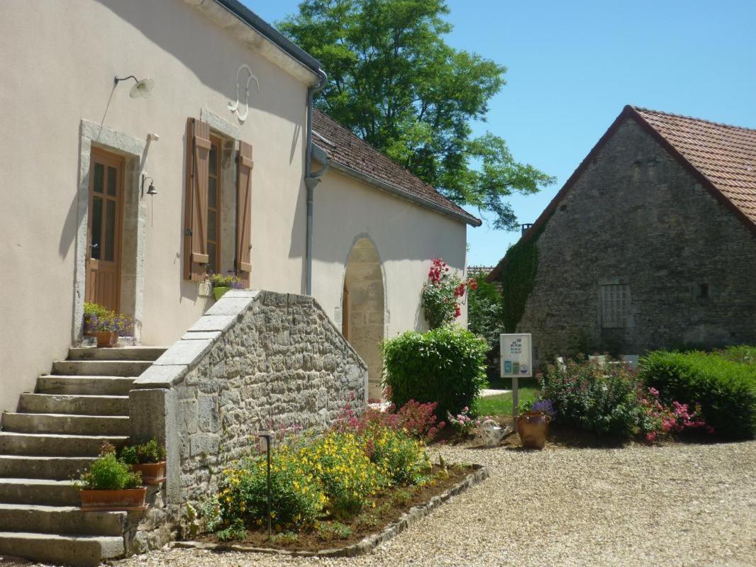 Ferme Du Pigeonnier Bed & Breakfast Montceau-et-Echarnant Exterior foto